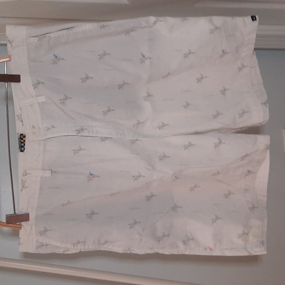 Quicksilver White Print Shorts sz 40